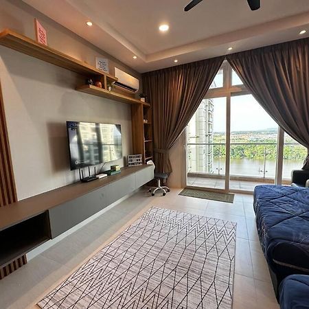 A.R Homestay Riverine Condominium Kuching Luaran gambar
