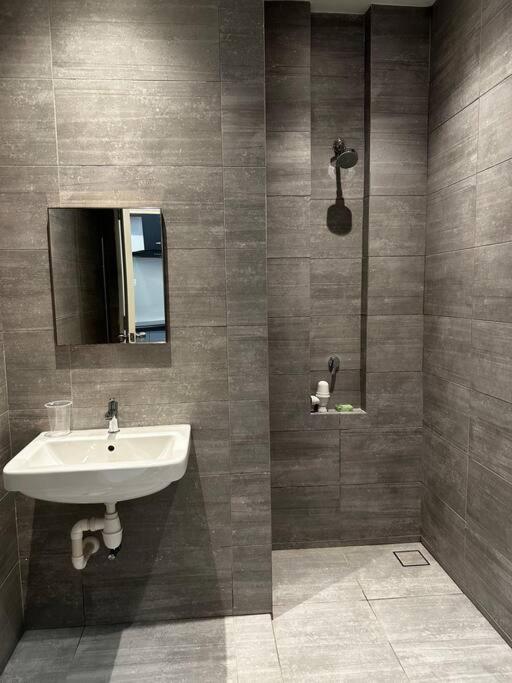 A.R Homestay Riverine Condominium Kuching Luaran gambar